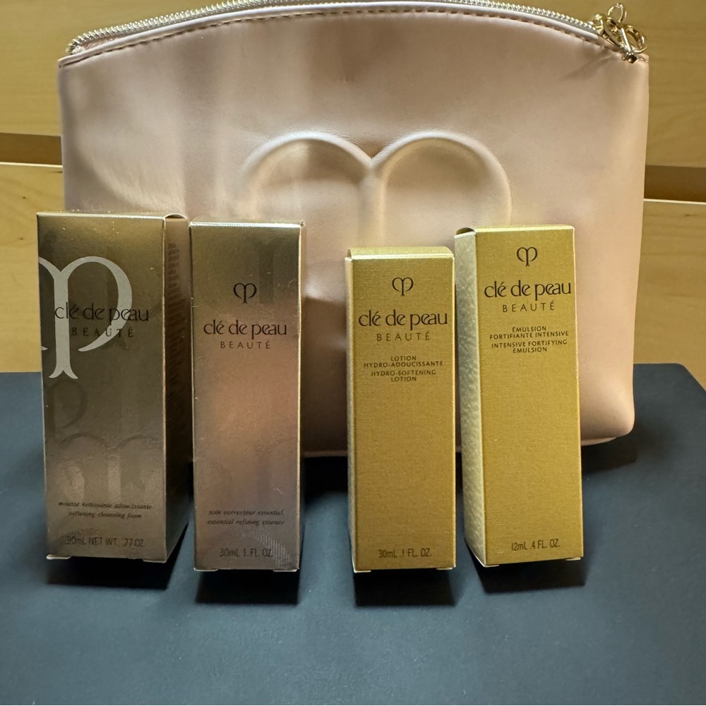 Cle De Peau Skincare Set